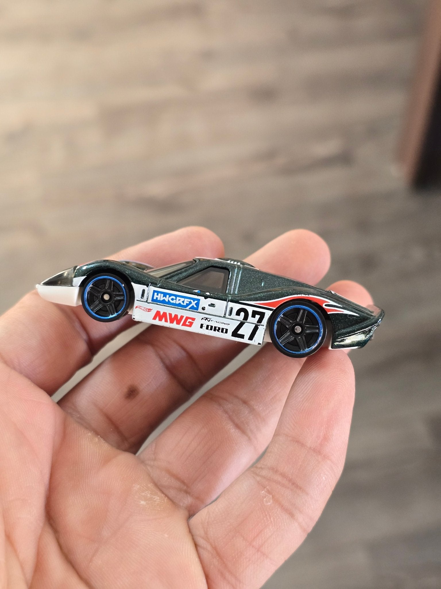 Hot Wheels 1967 Ford GT40 MKIV - Dark Green (Uncarded - New) - Kinder Logs