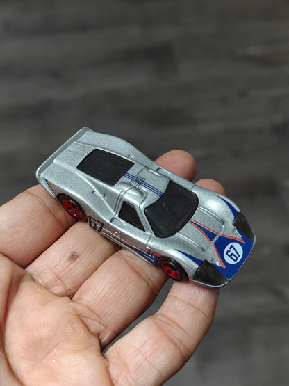 Hot Wheels 1967 Ford GT40 MKIV - Silver (Uncarded - New) - Kinder Logs