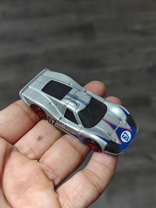 Hot Wheels 1967 Ford GT40 MKIV - Silver (Uncarded - New) - Kinder Logs