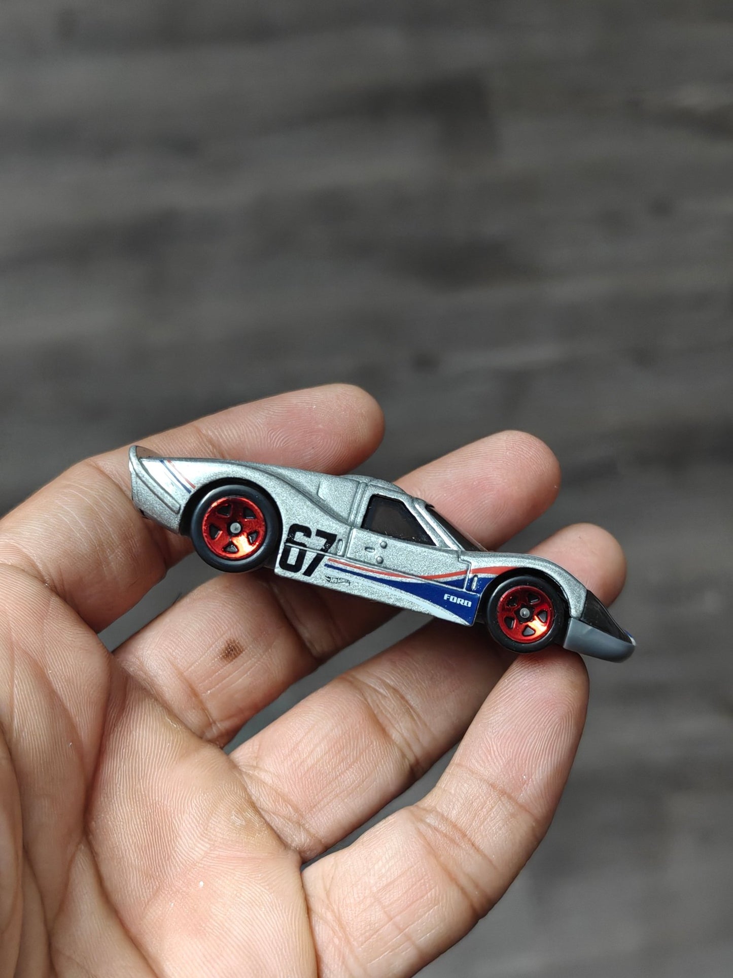 Hot Wheels 1967 Ford GT40 MKIV - Silver (Uncarded - New) - Kinder Logs