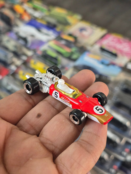 Hot Wheels 1967 Lotus Type 49 - Red (Uncarded) - Kinder Logs