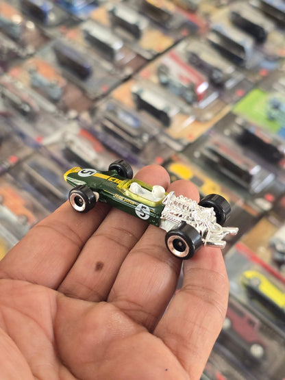 Hot Wheels 1967 Lotus Type 49 (Uncarded) - Kinder Logs