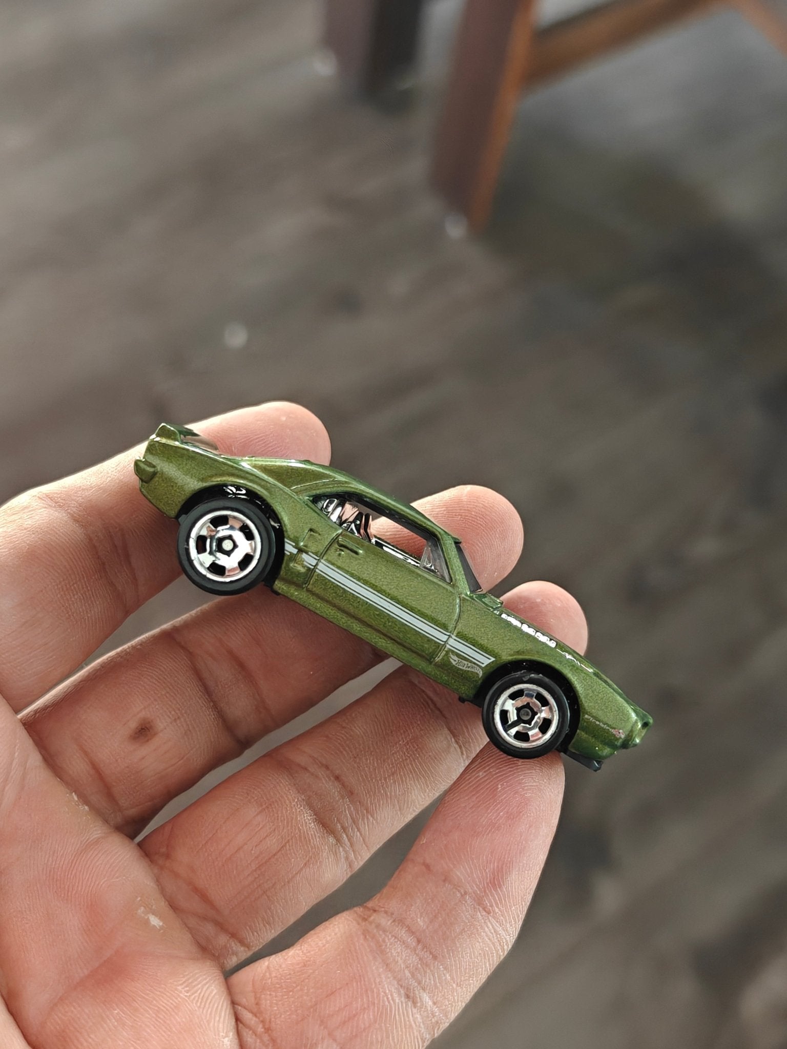 Hot Wheels 1967 Pontiac Firebird Custom - Green (Uncarded - New) - Kinder Logs