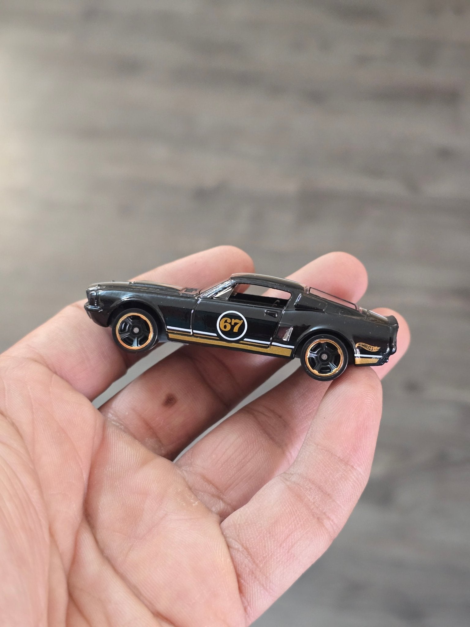 Hot Wheels 1967 Shelby GT500 - Black (Uncarded - New) - Kinder Logs
