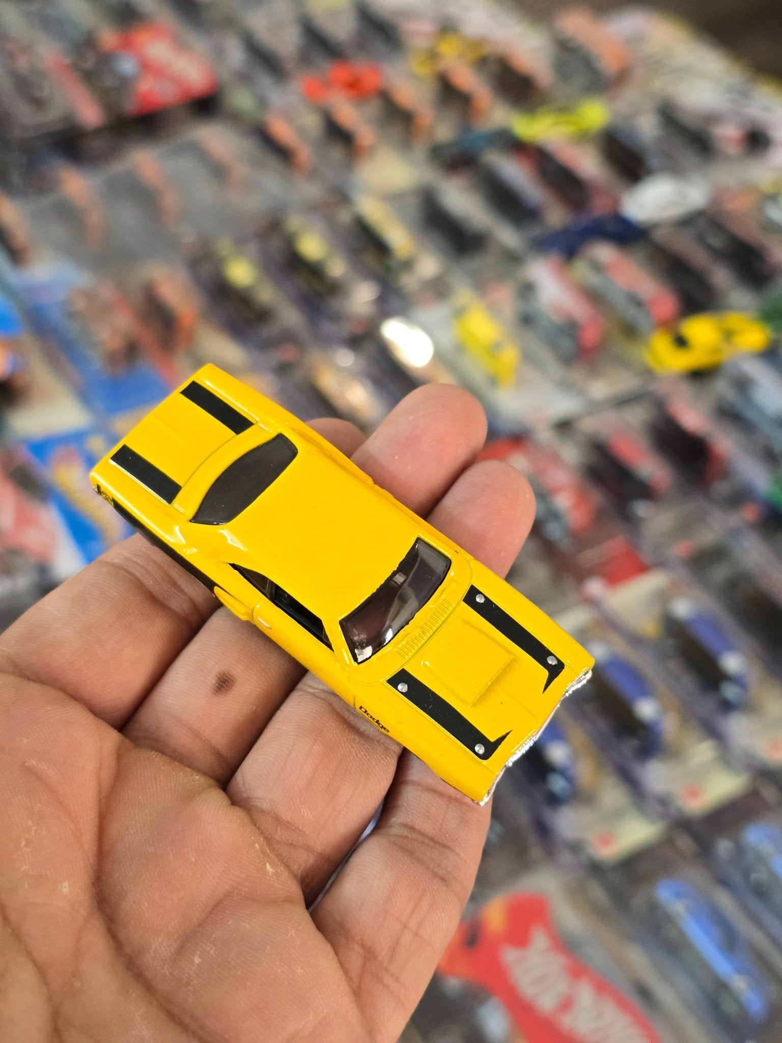 Hot Wheels 1969 Dodge Coronet Superbee L9920 - Yellow (Uncarded) - Kinder Logs
