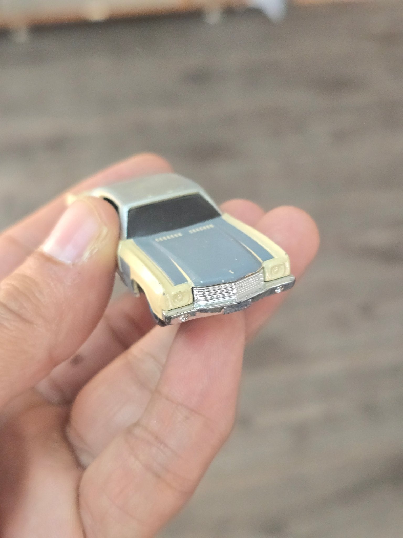 Hot Wheels 1970 Chevy Monte Carlo (Pre - Owned) - Kinder Logs