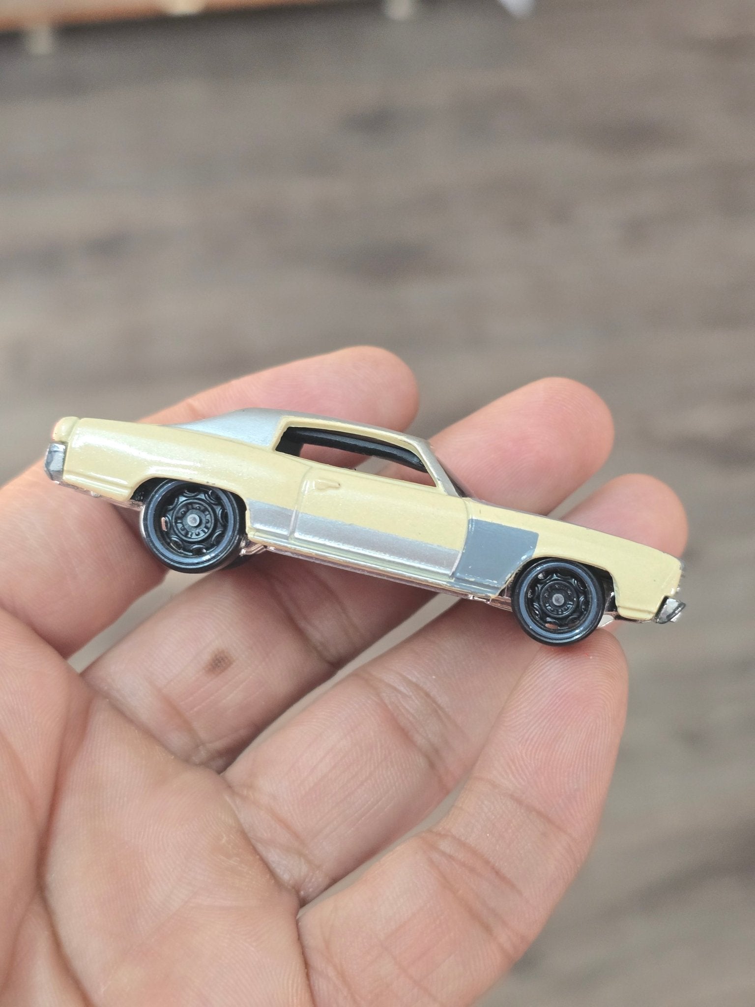 Hot Wheels 1970 Chevy Monte Carlo (Pre - Owned) - Kinder Logs