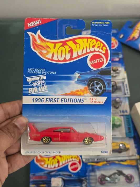 Hot Wheels 1970 Dodge Charger Daytona - 1996 First Editions - Kinder Logs