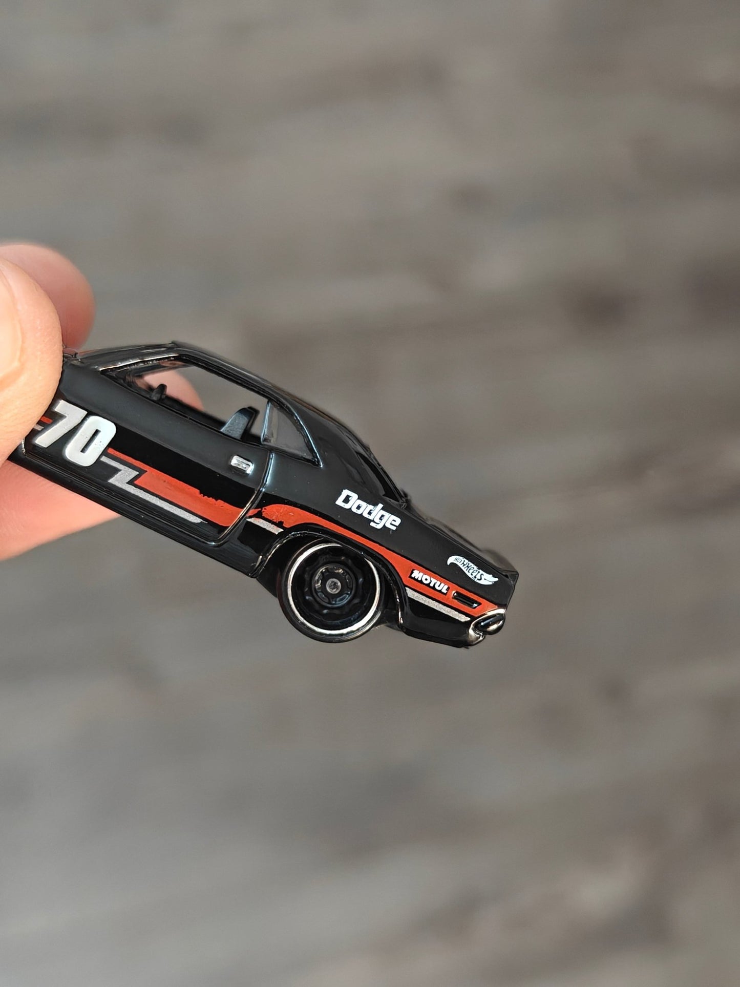 Hot Wheels 1970 Dodge Hemi Challenger - Black (Uncarded - New) - Kinder Logs
