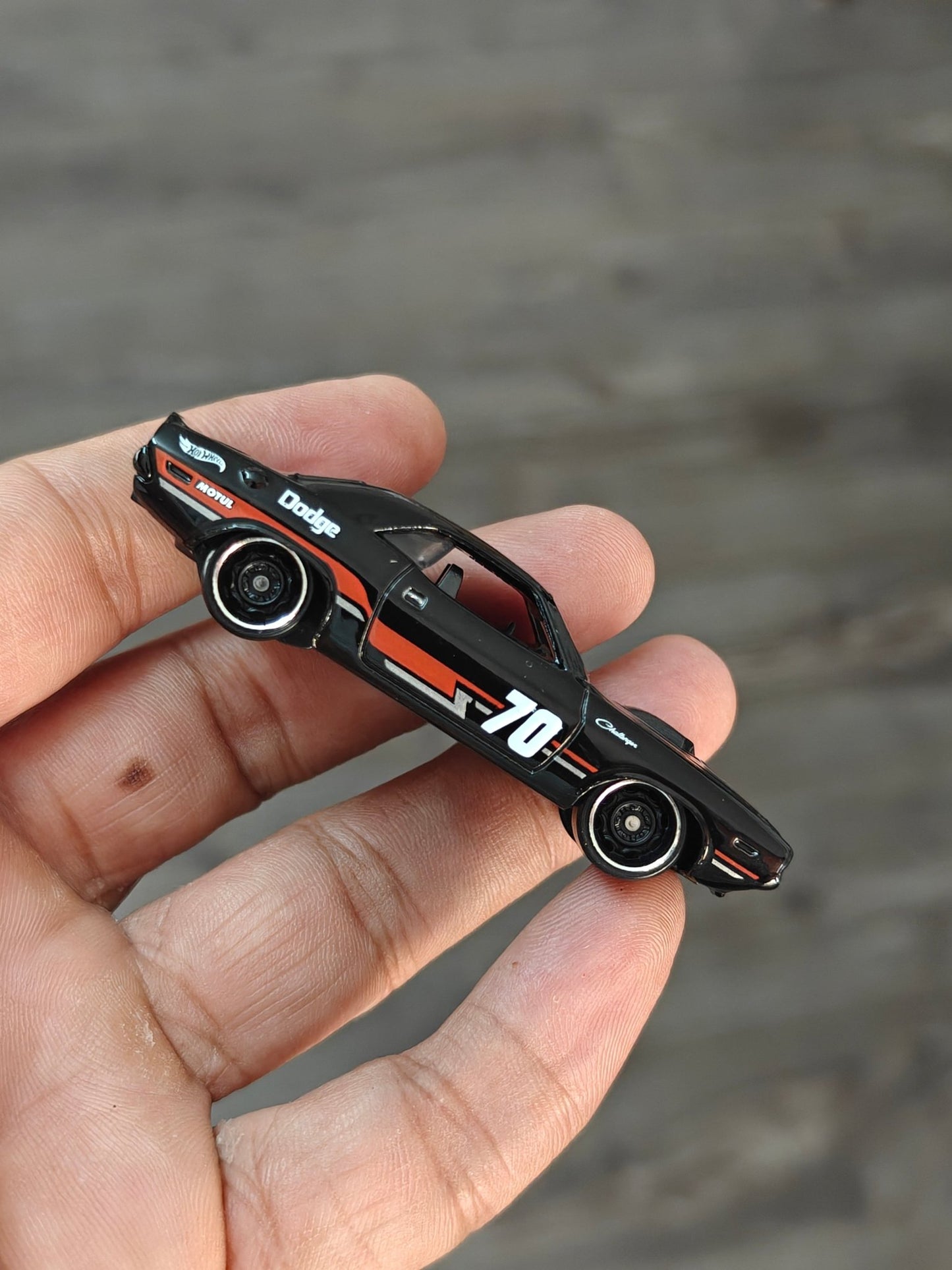 Hot Wheels 1970 Dodge Hemi Challenger - Black (Uncarded - New) - Kinder Logs