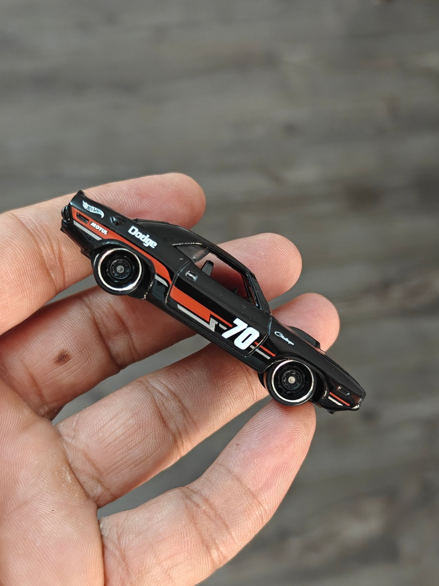 Hot Wheels 1970 Dodge Hemi Challenger - Black (Uncarded - New) - Kinder Logs