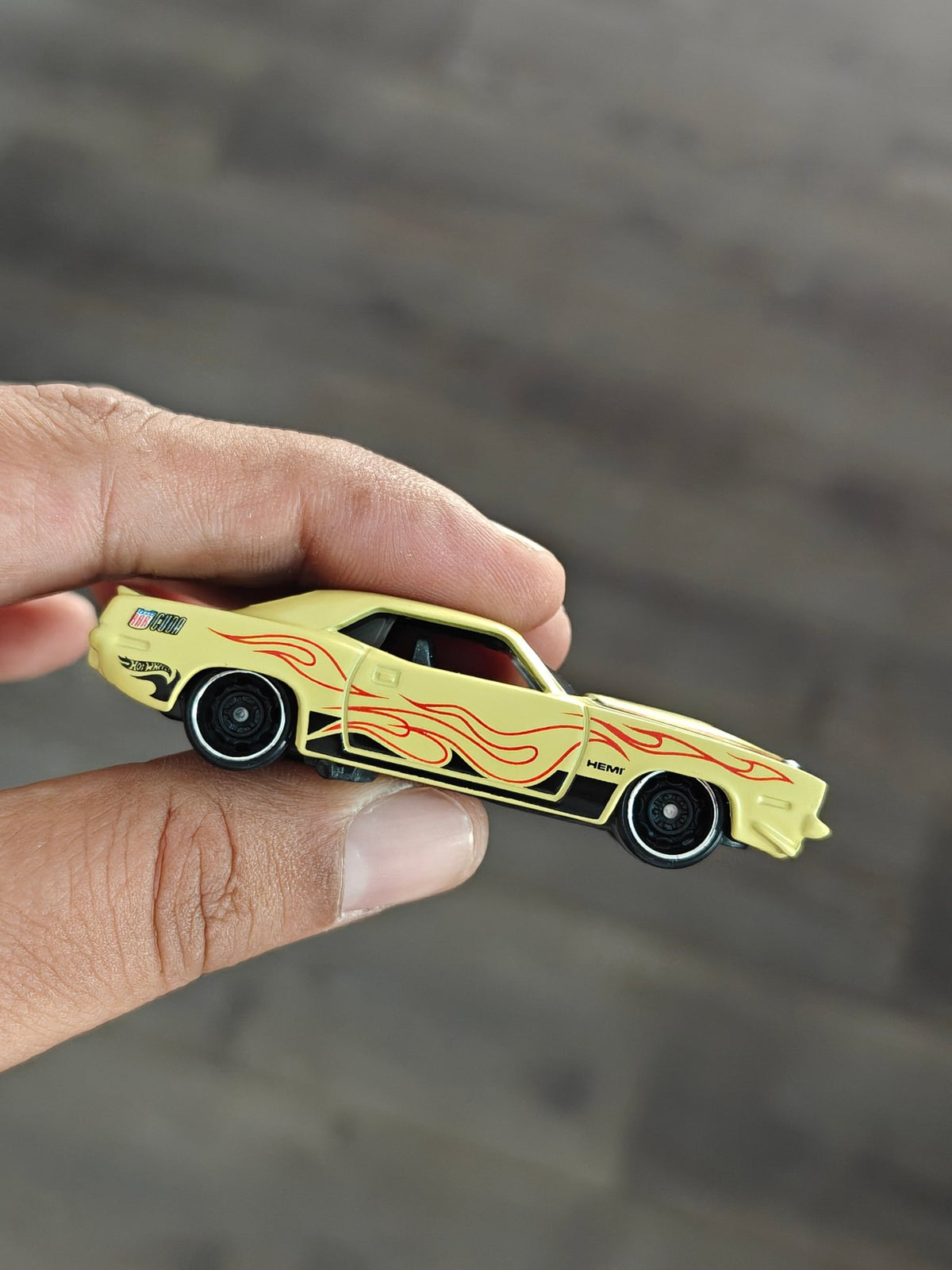 Hot Wheels 1970 Plymouth AAR Cuda - Yellow (Uncarded - New) - Kinder Logs