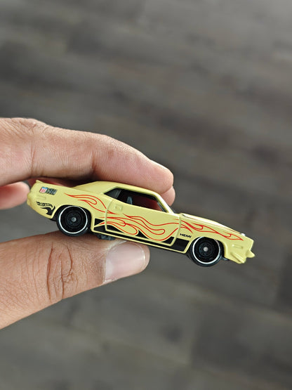 Hot Wheels 1970 Plymouth AAR Cuda - Yellow (Uncarded - New) - Kinder Logs