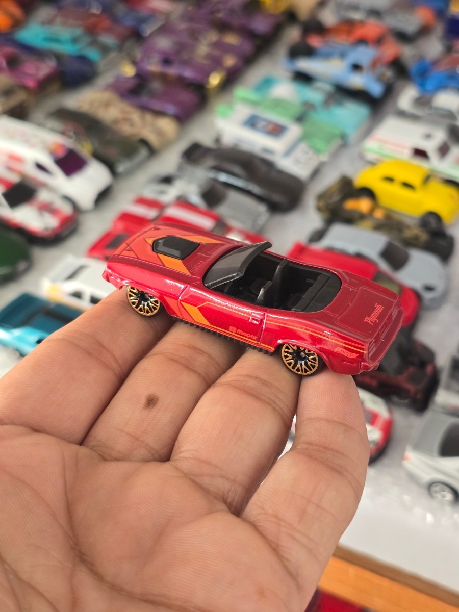Hot Wheels 1970 Plymouth Barracuda - Red (Uncarded) - Kinder Logs