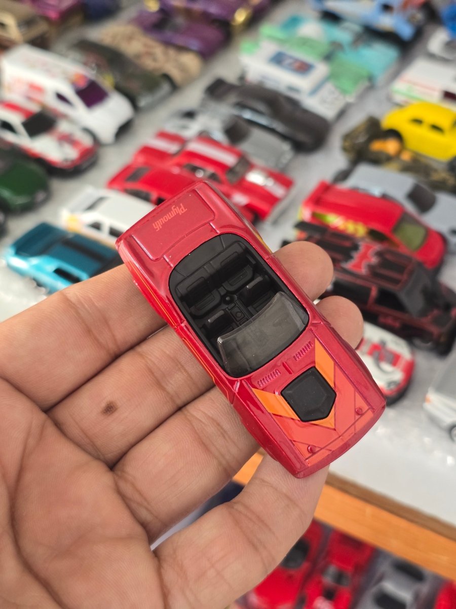 Hot Wheels 1970 Plymouth Barracuda - Red (Uncarded) - Kinder Logs