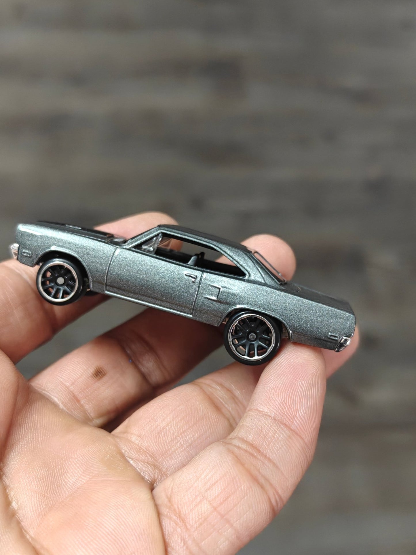 Hot Wheels 1970 Plymouth Road Runner - F&F Tokyo Drift (Uncarded - New) - Kinder Logs