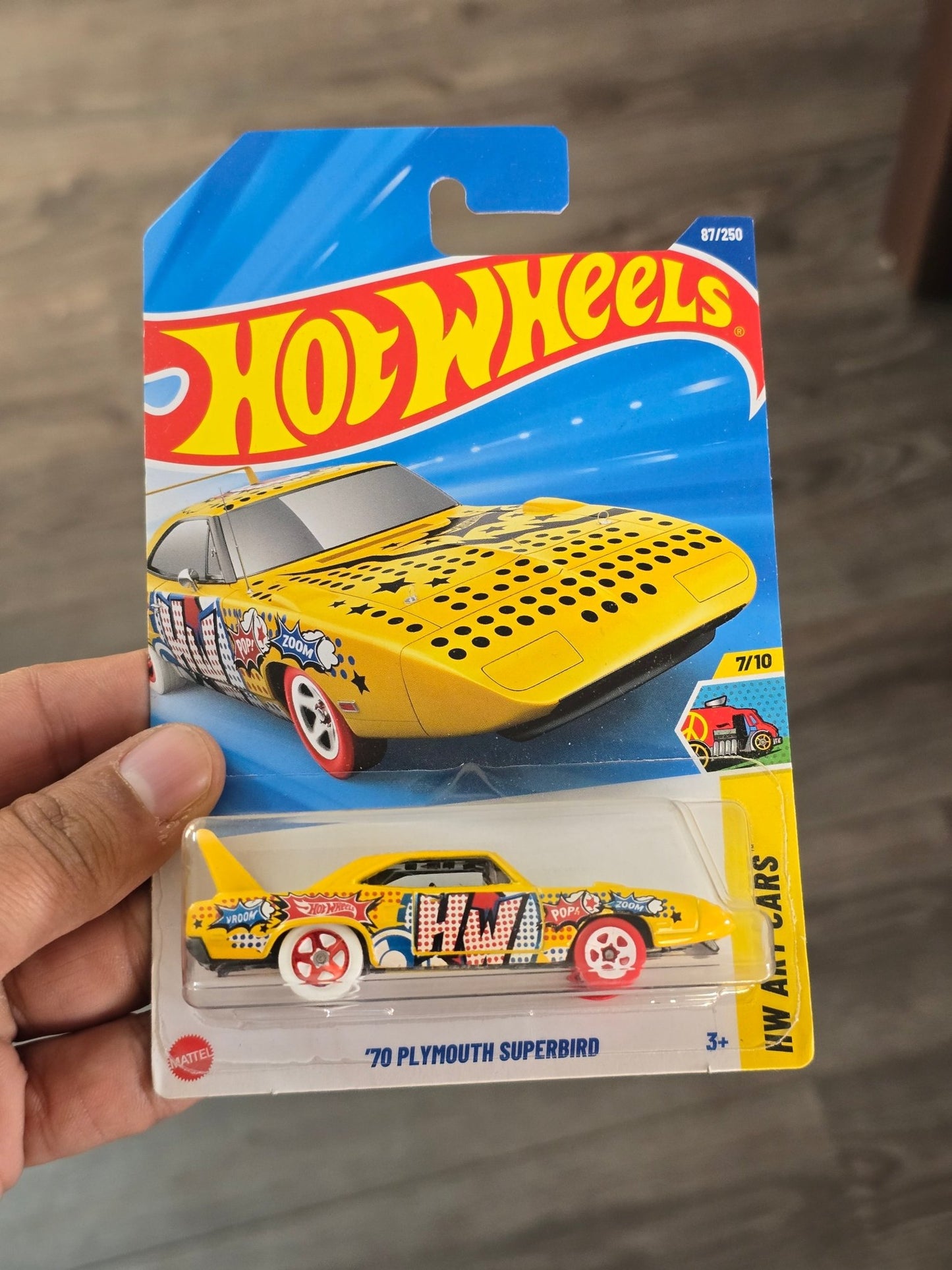 Hot Wheels 1970 Plymouth Superbird (Imported) - Kinder Logs