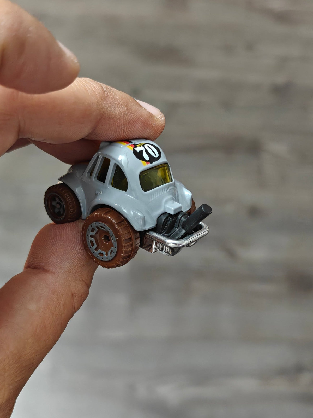 Hot Wheels 1970 Volkswagen Baja Bug (Uncarded - New) - Kinder Logs