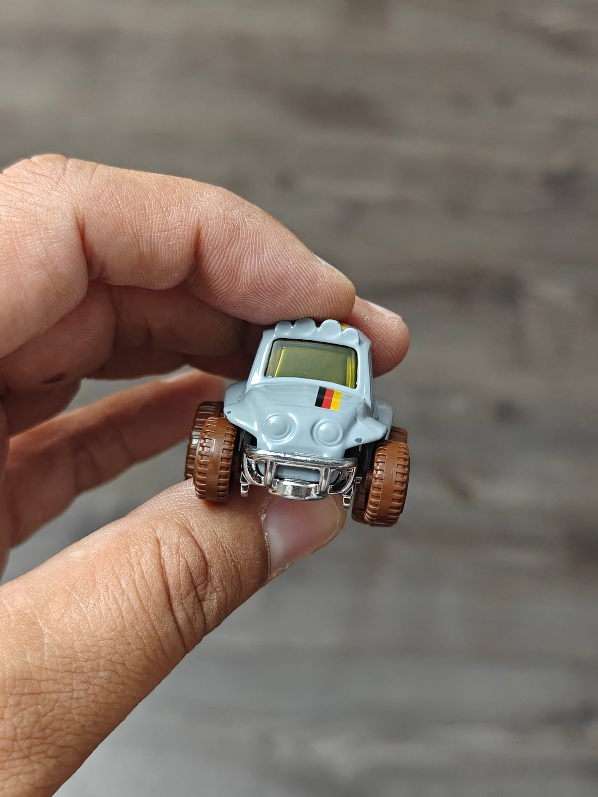Hot Wheels 1970 Volkswagen Baja Bug (Uncarded - New) - Kinder Logs