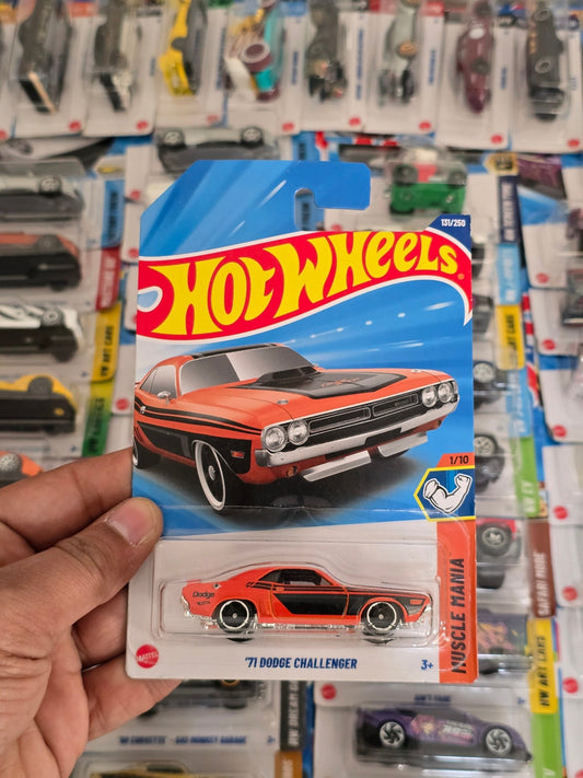 Hot Wheels 1971 Dodge Challenger - Orange (Imported) - Kinder Logs