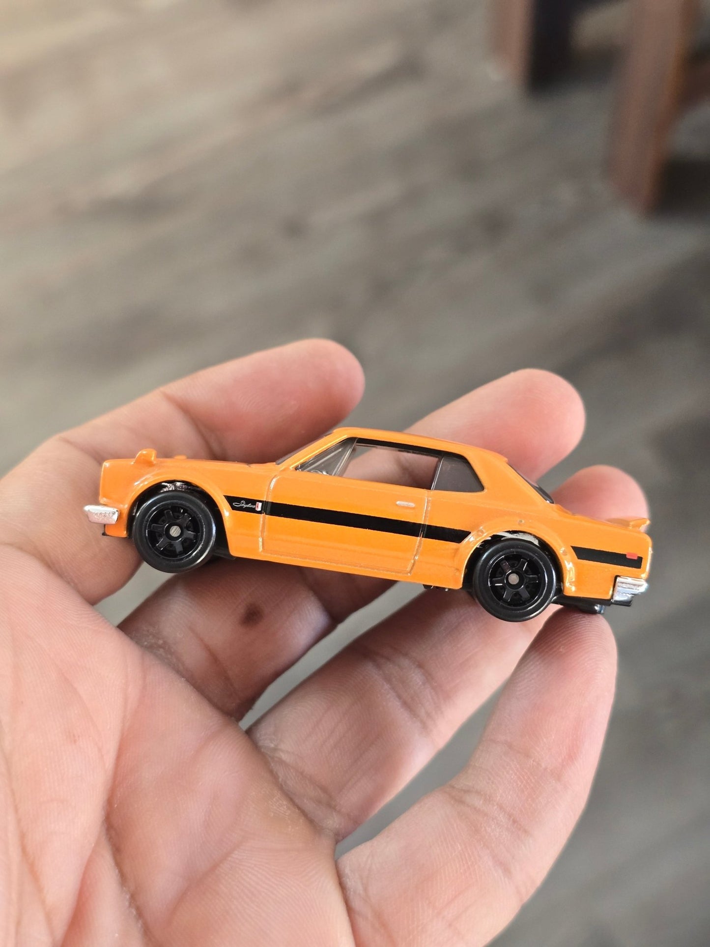 Hot Wheels 1971 Nissan Skyline HT 2000 GT - R - Orange (Uncarded - New) - Kinder Logs