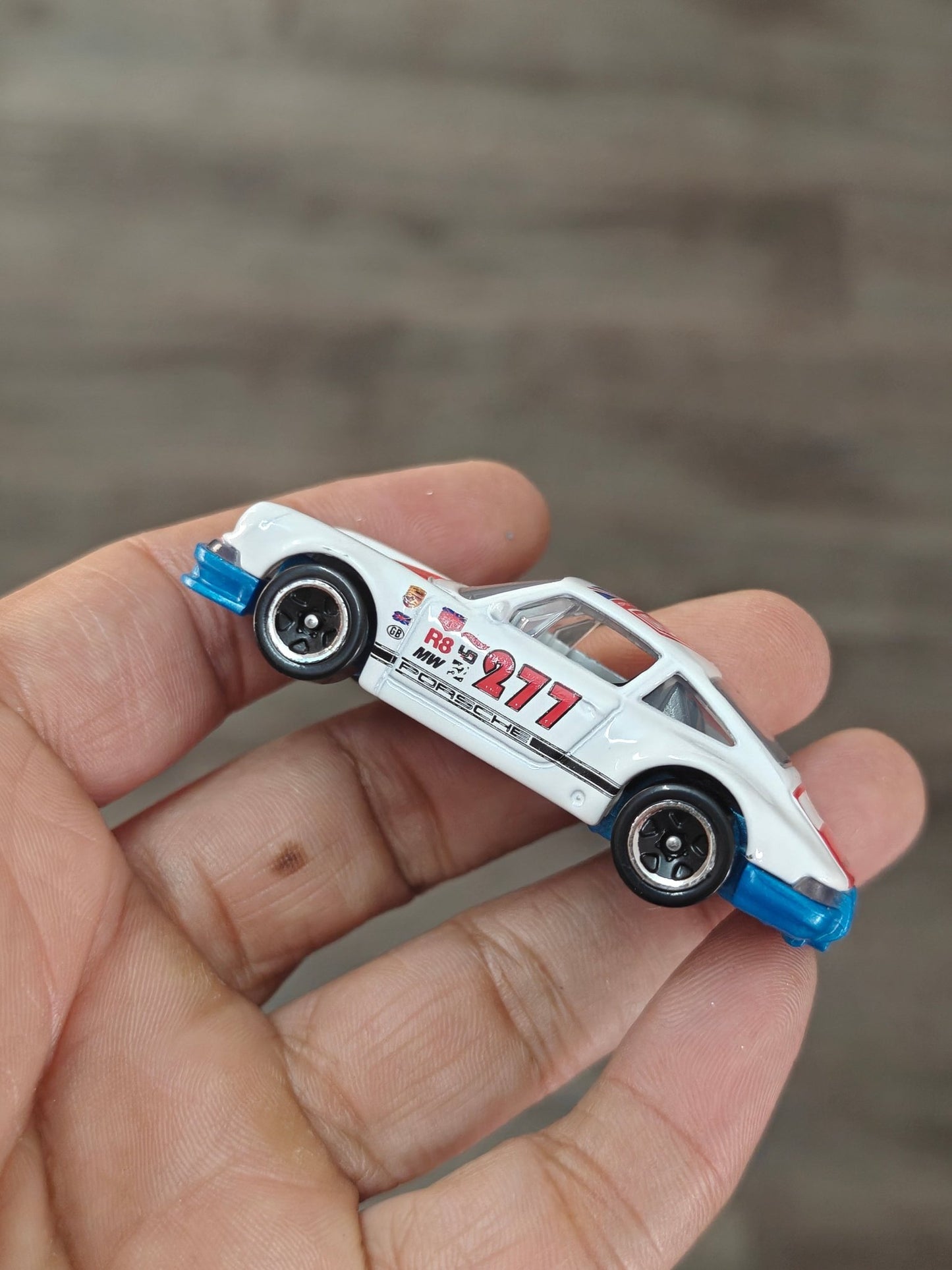 Hot Wheels 1971 Porsche 911 Urban Outlaw (Uncarded - New) - Kinder Logs