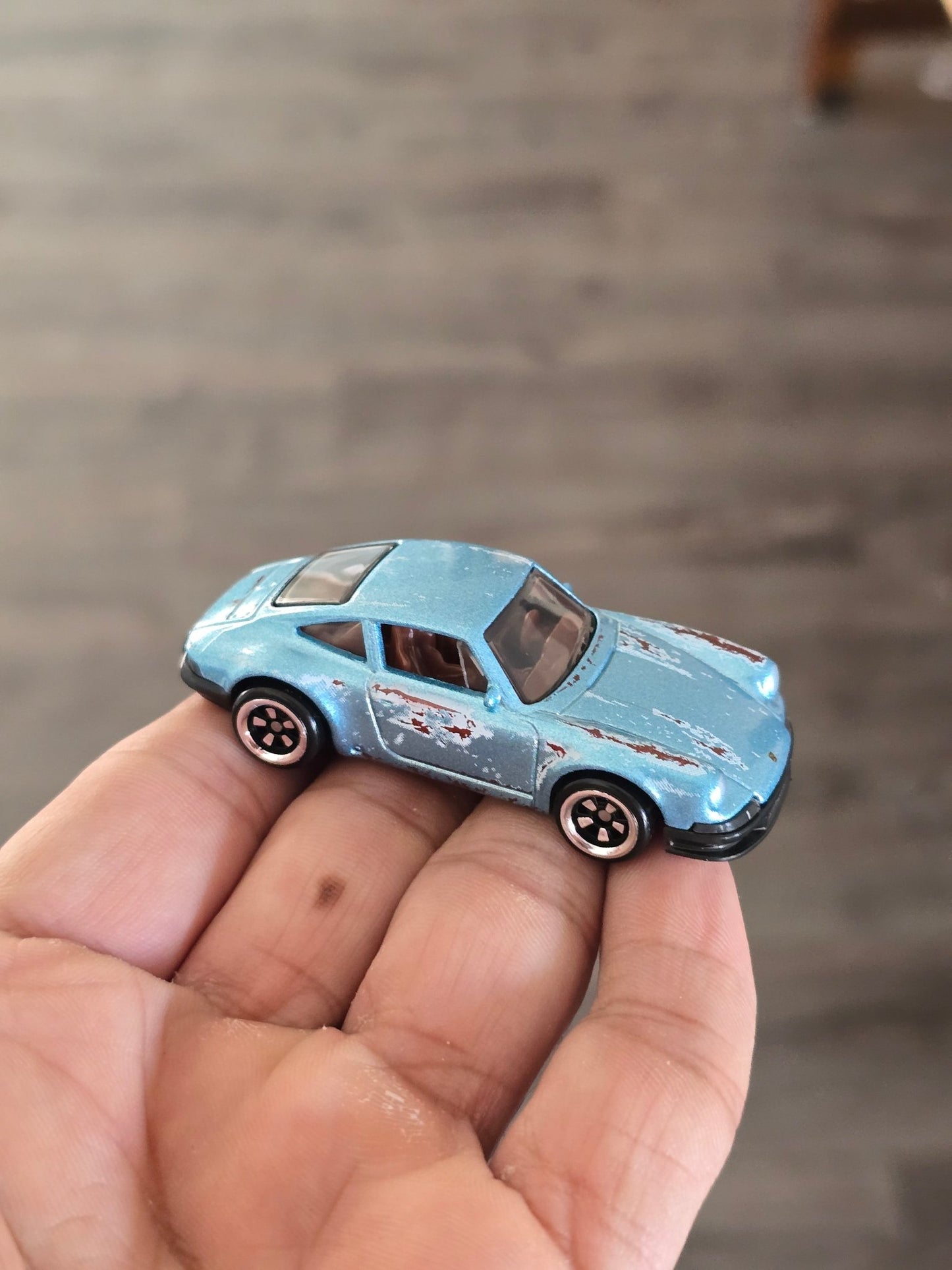 Hot Wheels 1971 Porsche 911 - Vintage Club (Uncarded - New) - Kinder Logs