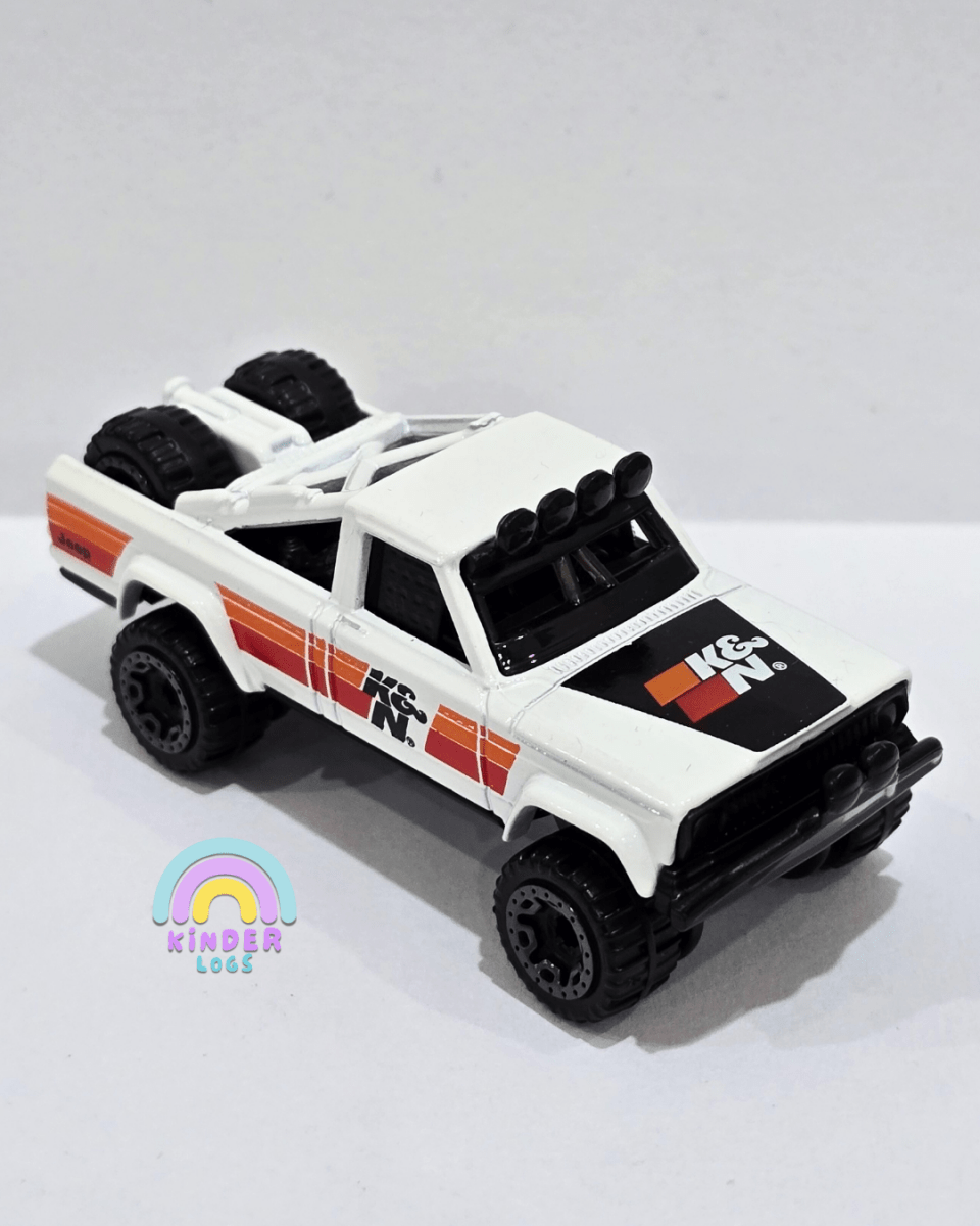 Hot Wheels 1973 Jeep J10 - White (Uncarded) - Kinder Logs