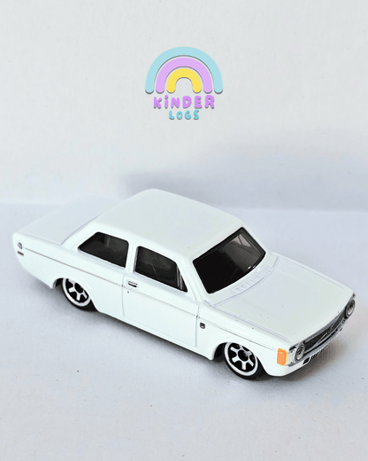 Hot Wheels 1973 Volvo 142 GL - White (Uncarded - New) - Kinder Logs