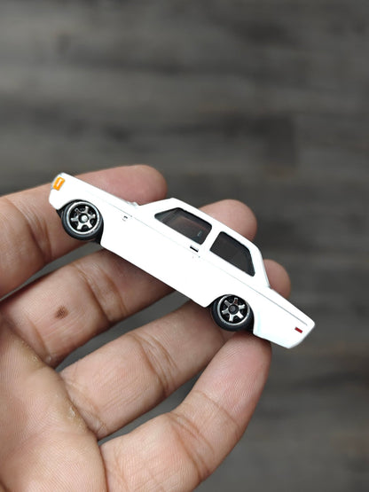 Hot Wheels 1973 Volvo 142 GL - White (Uncarded - New) - Kinder Logs