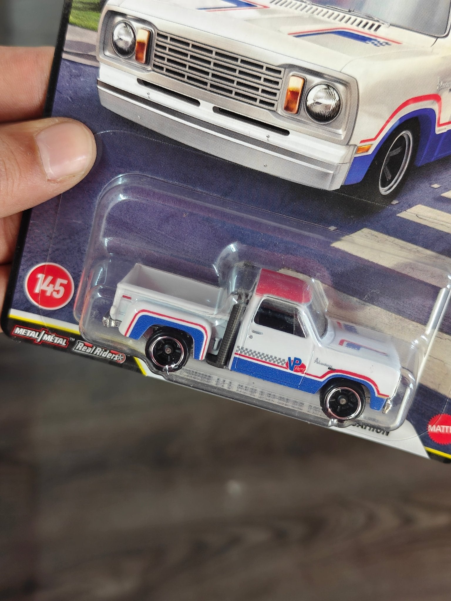 Hot Wheels 1978 Dodge Li'l Red Express - Boulevard 145 (Imported) - Kinder Logs