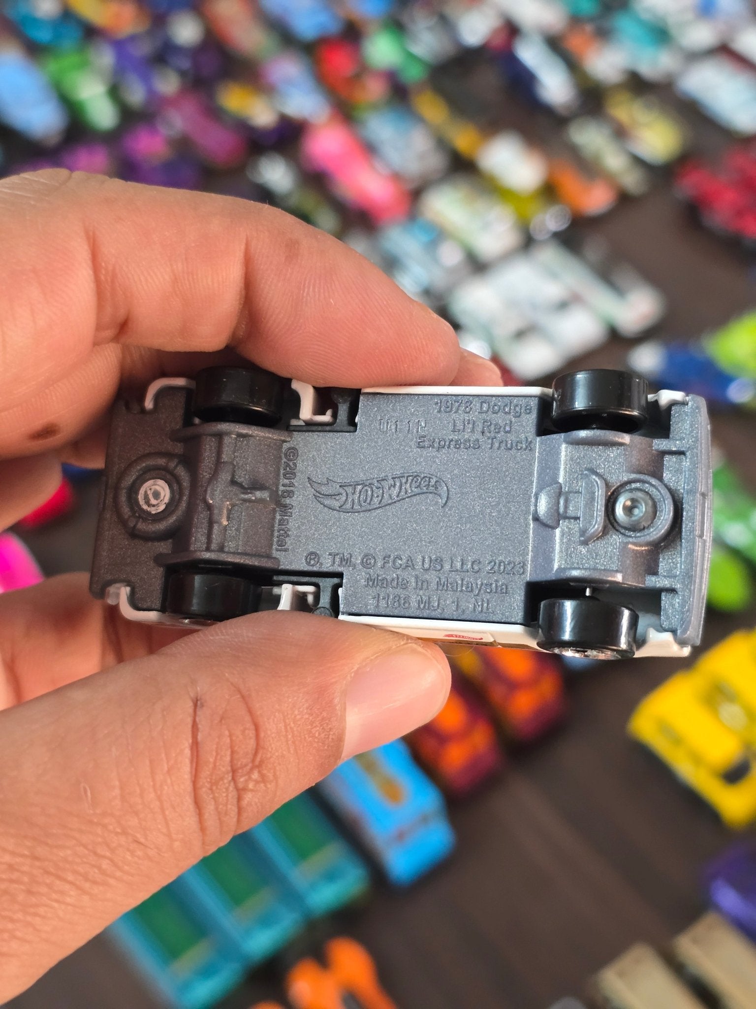 Hot Wheels 1978 Dodge Li'l Red Express - White (Uncarded - New) - Kinder Logs