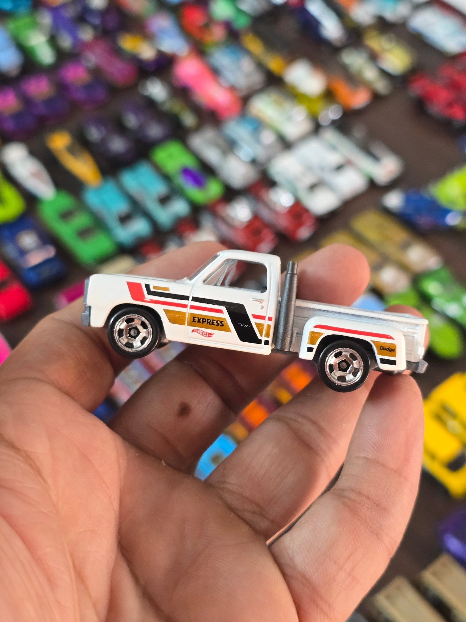 Hot Wheels 1978 Dodge Li'l Red Express - White (Uncarded - New) - Kinder Logs