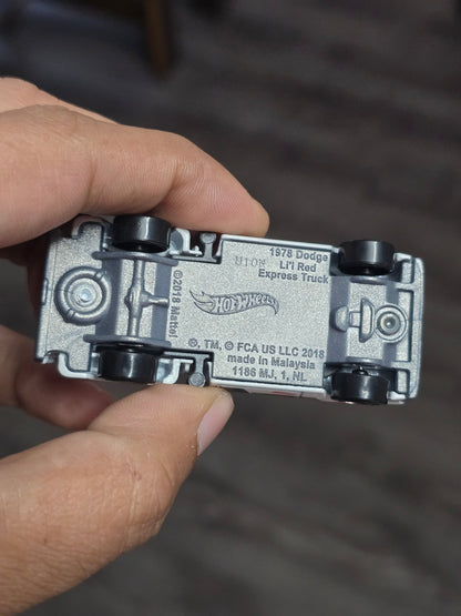 Hot Wheels 1978 Dodge Li'l Red Express - White (Uncarded - New) - Kinder Logs