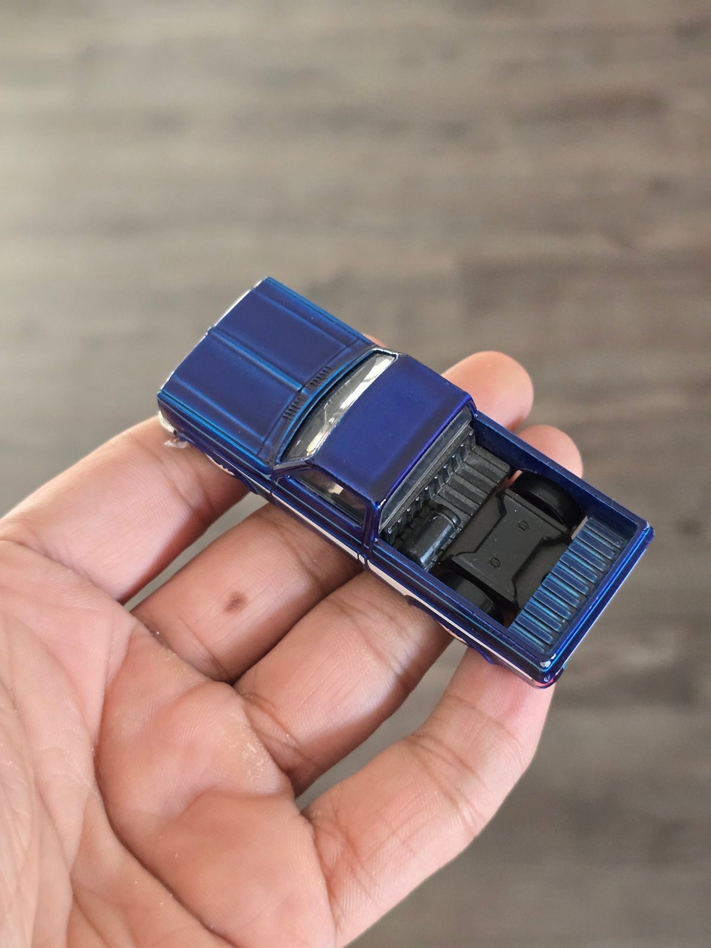 Hot Wheels 1983 Chevrolet Silverado (Uncarded - New) - Kinder Logs