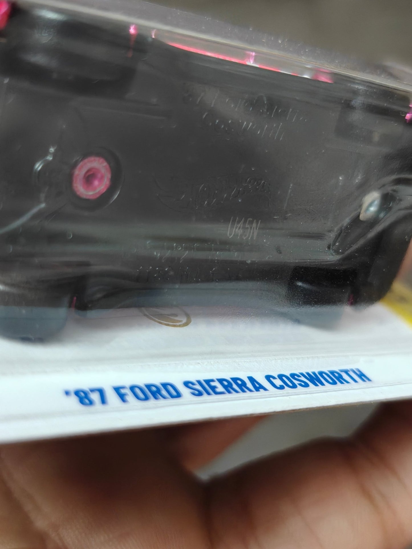 Hot Wheels 1987 Ford Sierra Cosworth Super Treasure Hunt (STH) - Kinder Logs