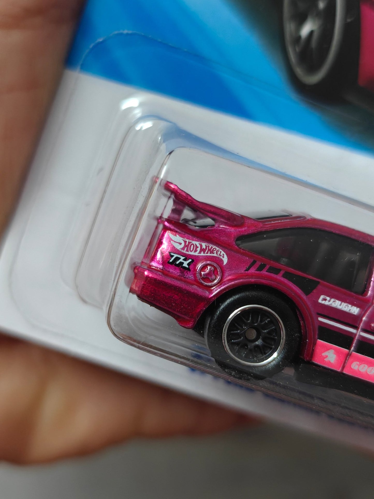 Hot Wheels 1987 Ford Sierra Cosworth Super Treasure Hunt (STH) - Kinder Logs