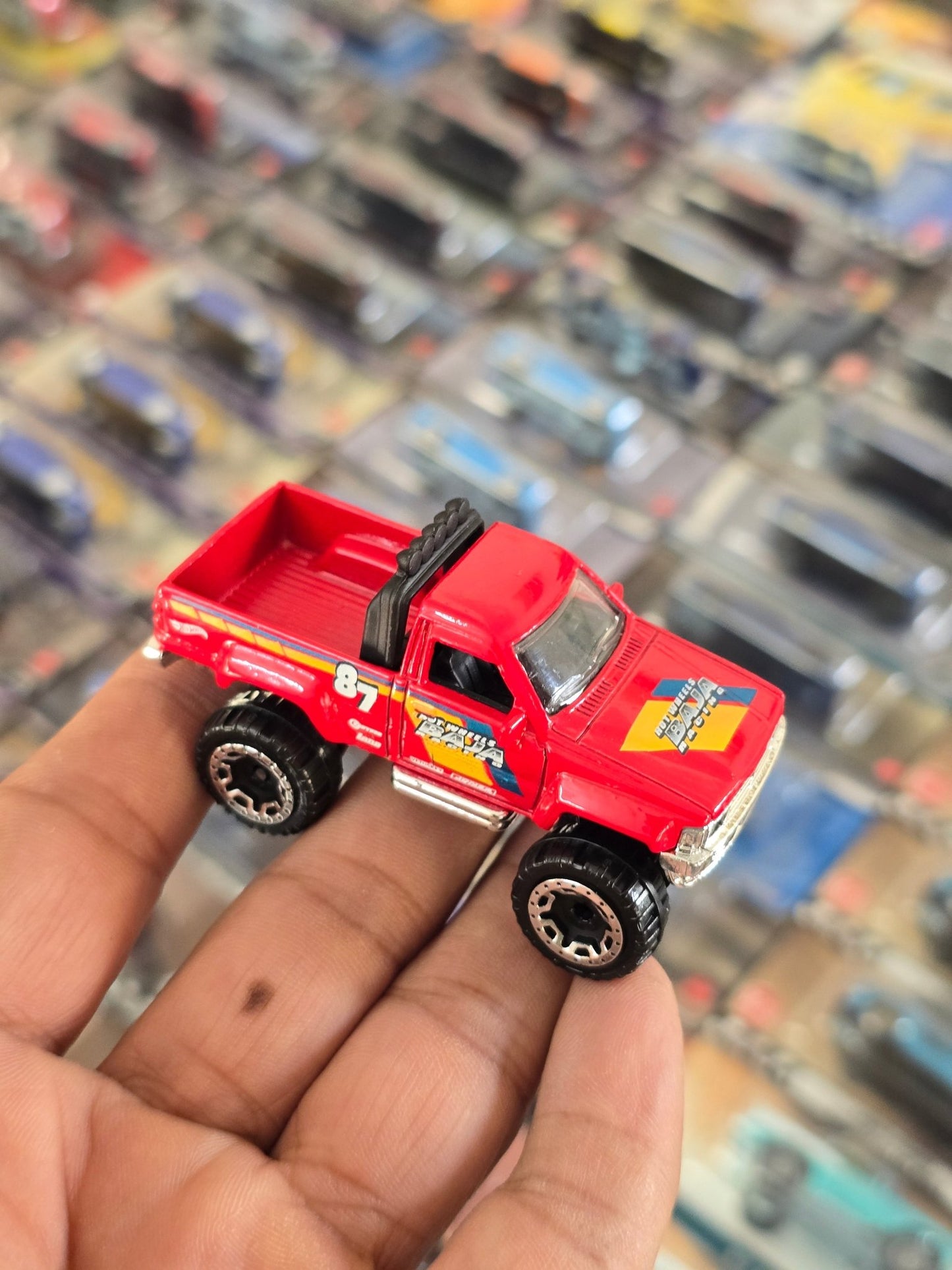 Hot Wheels 1987 Toyota Pickup Truck (Uncarded) - Kinder Logs
