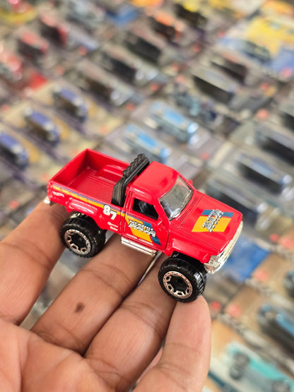 Hot Wheels 1987 Toyota Pickup Truck (Uncarded) - Kinder Logs