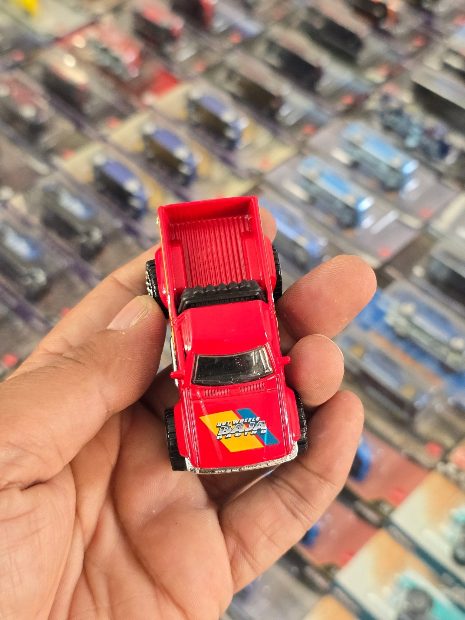 Hot Wheels 1987 Toyota Pickup Truck (Uncarded) - Kinder Logs