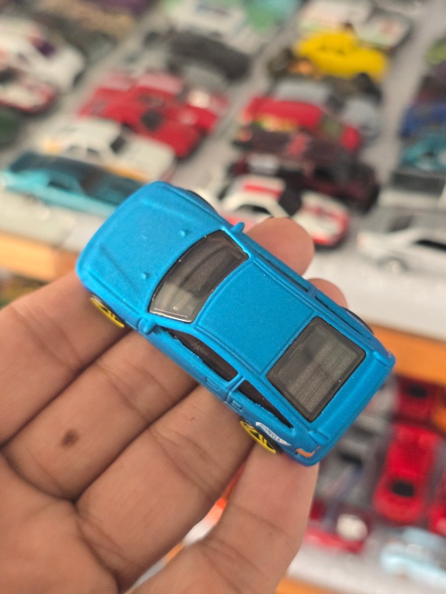 Hot Wheels 1988 Honda CR - X - Blue Color (Uncarded) - Kinder Logs