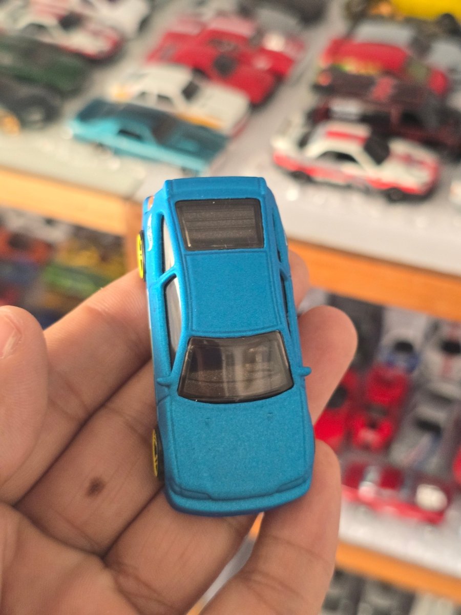 Hot Wheels 1988 Honda CR - X - Blue Color (Uncarded) - Kinder Logs