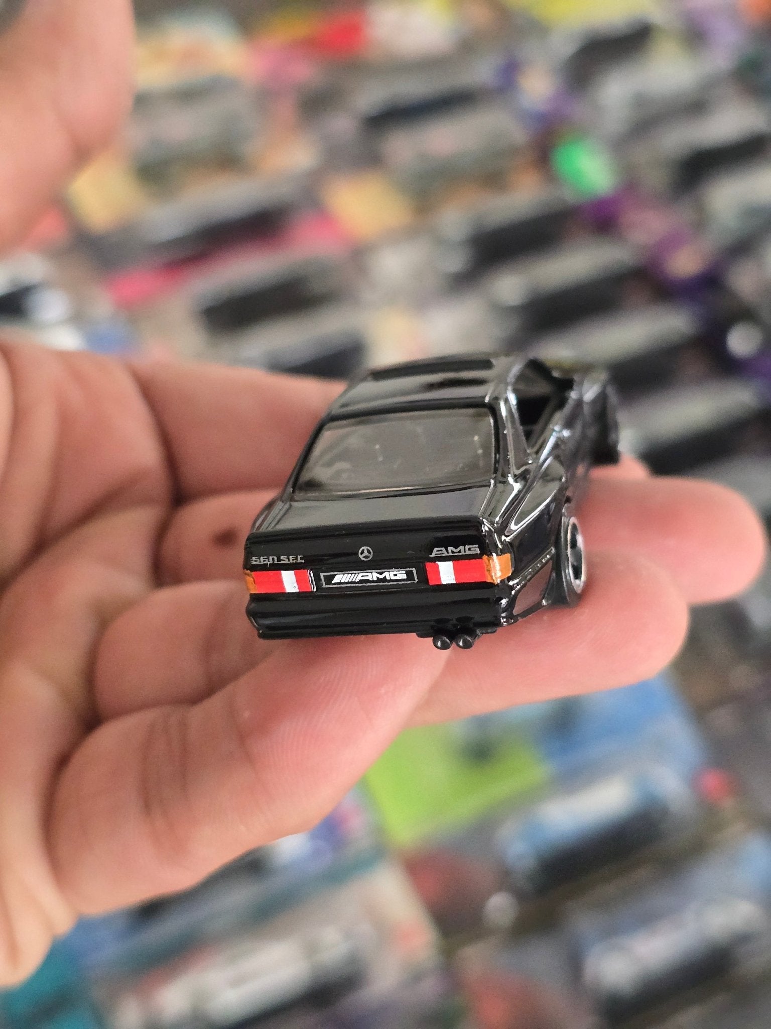 Hot Wheels 1989 Mercedes - Benz 560 SEC AMG - Black (Uncarded) - Kinder Logs