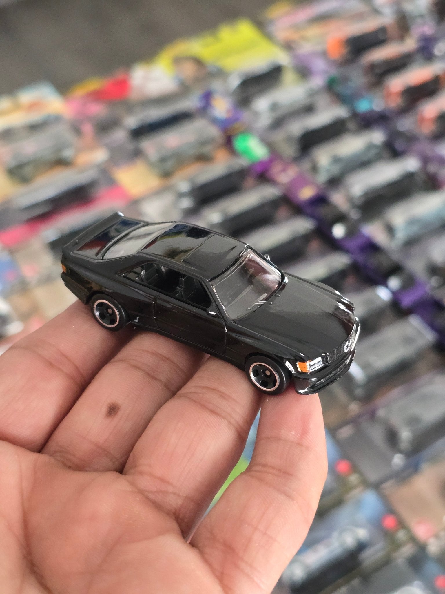 Hot Wheels 1989 Mercedes - Benz 560 SEC AMG - Black (Uncarded) - Kinder Logs