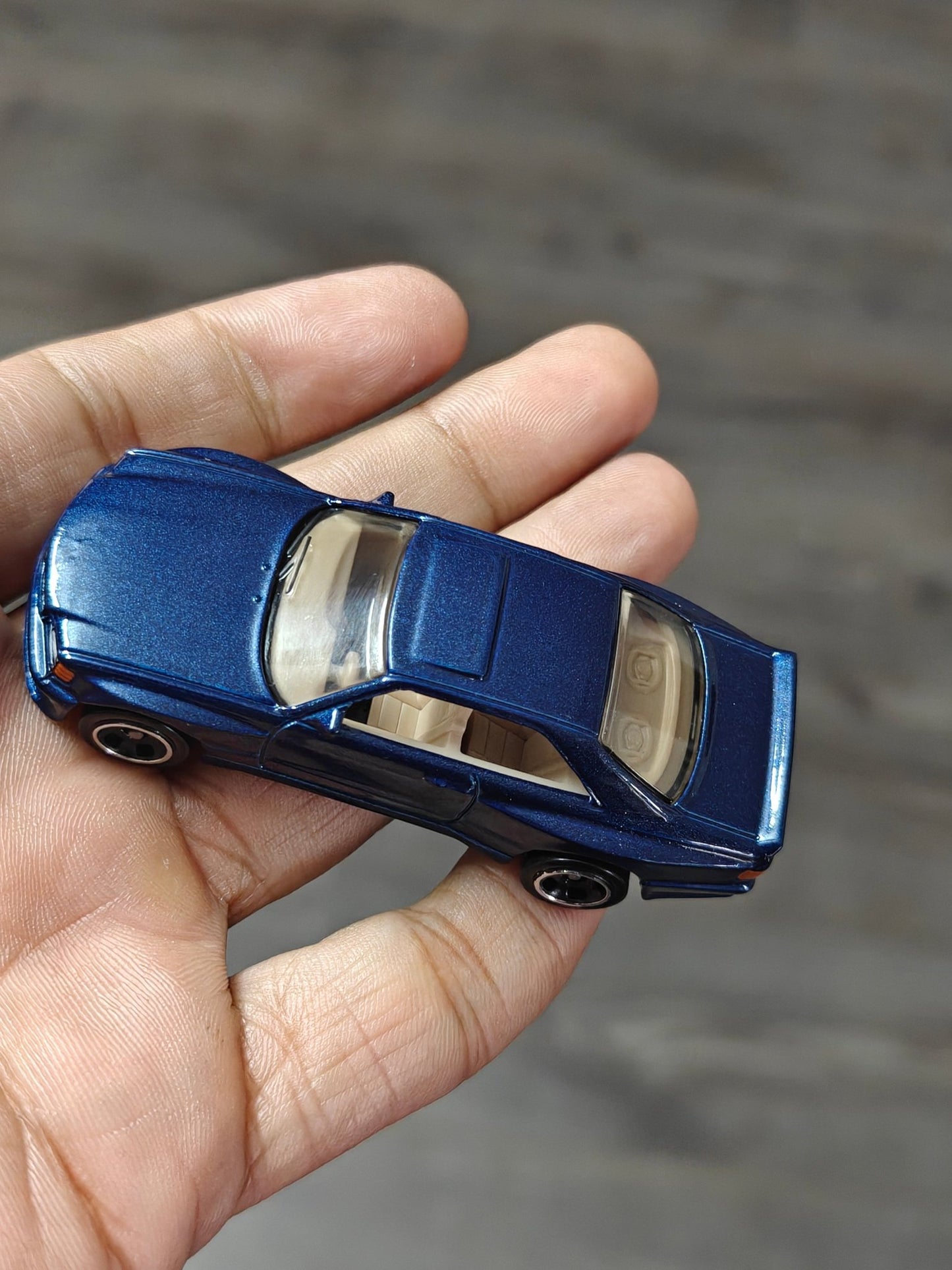 Hot Wheels 1989 Mercedes - Benz 560 SEC AMG - Dark Blue (Uncarded) - Kinder Logs
