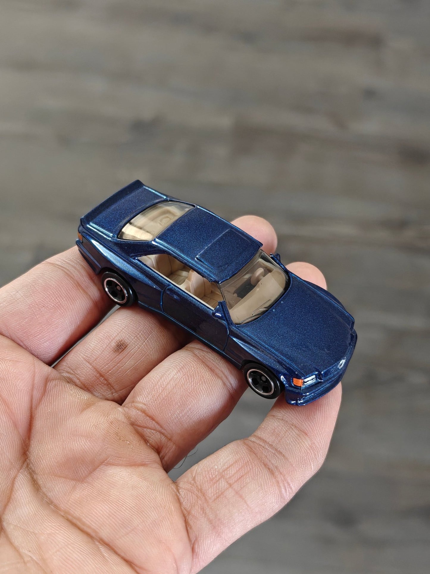 Hot Wheels 1989 Mercedes - Benz 560 SEC AMG - Dark Blue (Uncarded) - Kinder Logs