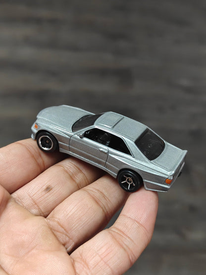 Hot Wheels 1989 Mercedes - Benz 560 SEC AMG - Silver (Uncarded) - Kinder Logs