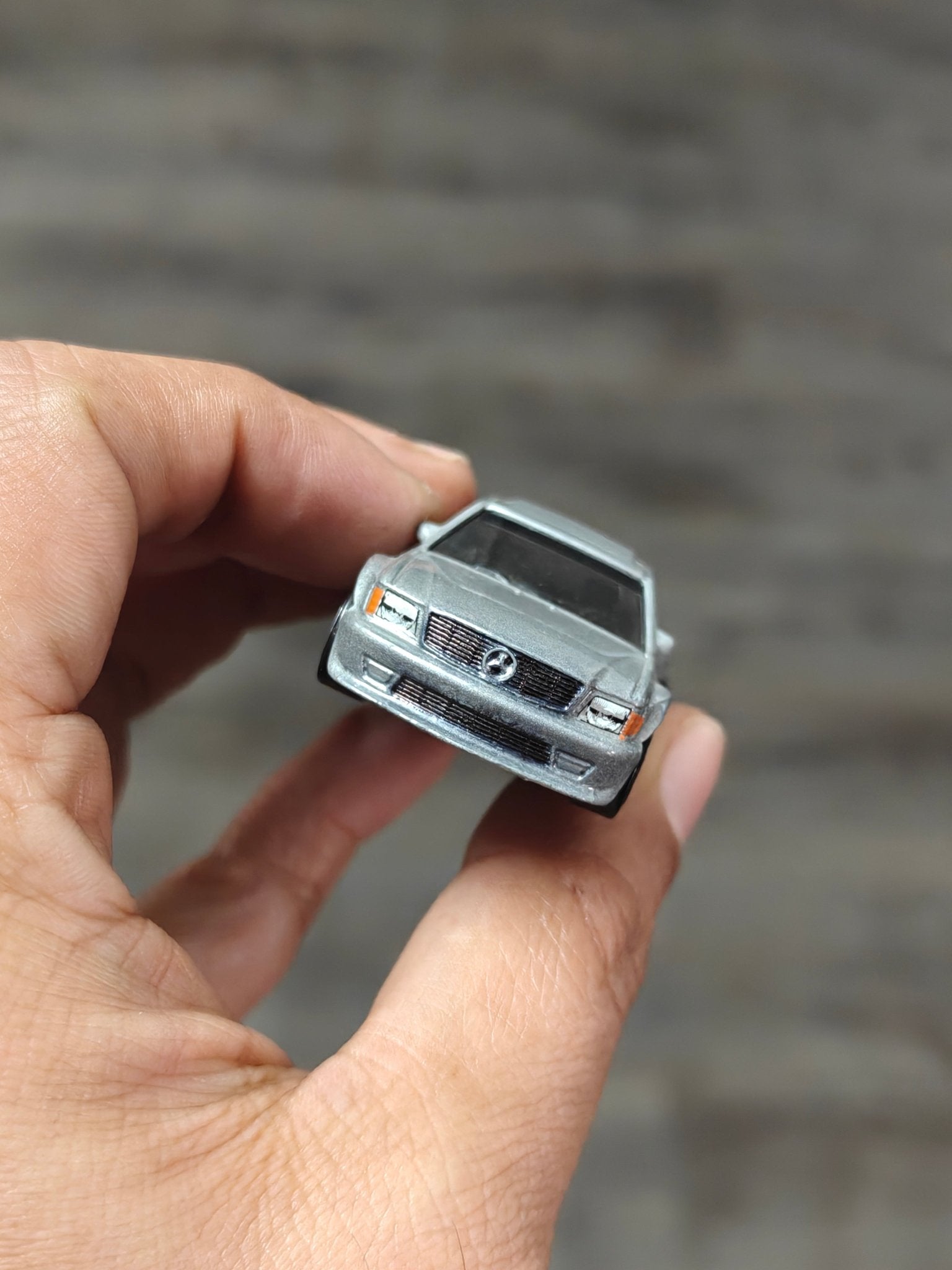 Hot Wheels 1989 Mercedes - Benz 560 SEC AMG - Silver (Uncarded) - Kinder Logs