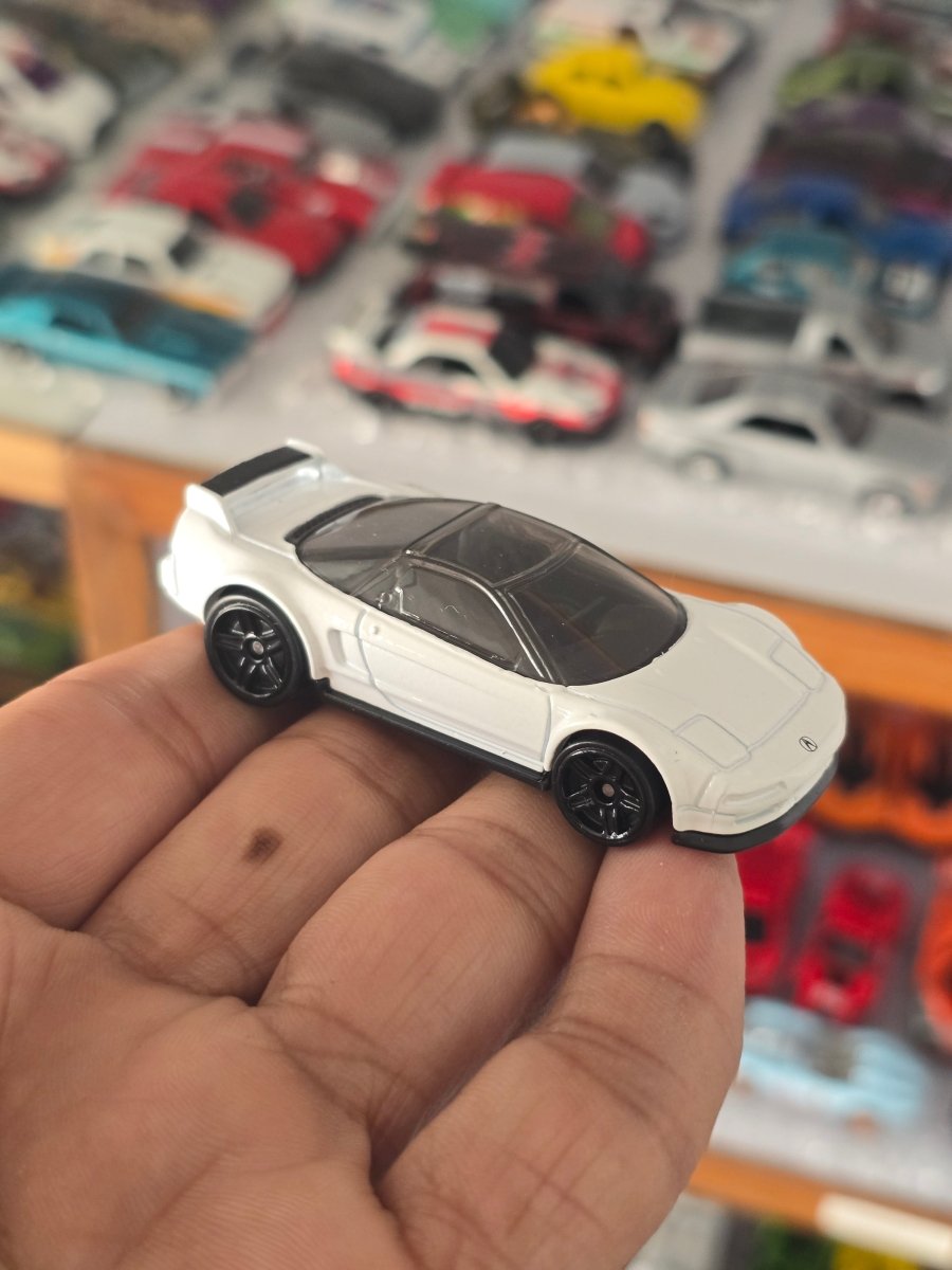 Hot Wheels 1990 Acura NSX - White (Uncarded) - Kinder Logs