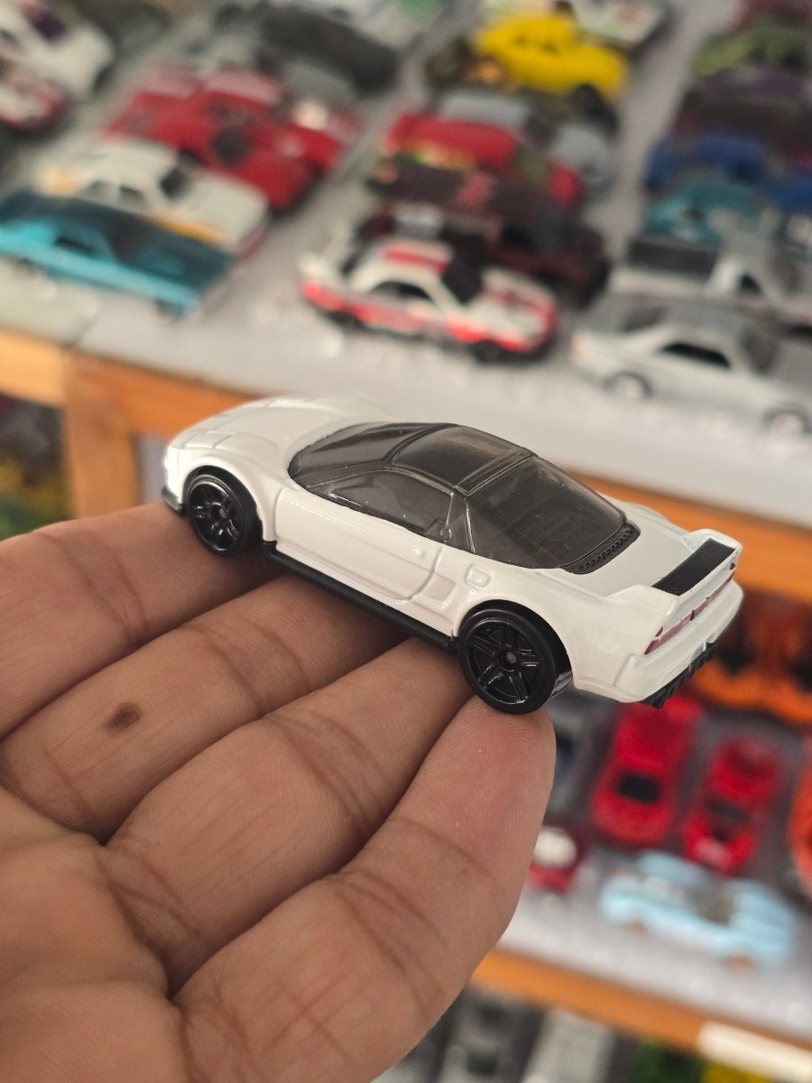 Hot Wheels 1990 Acura NSX - White (Uncarded) - Kinder Logs